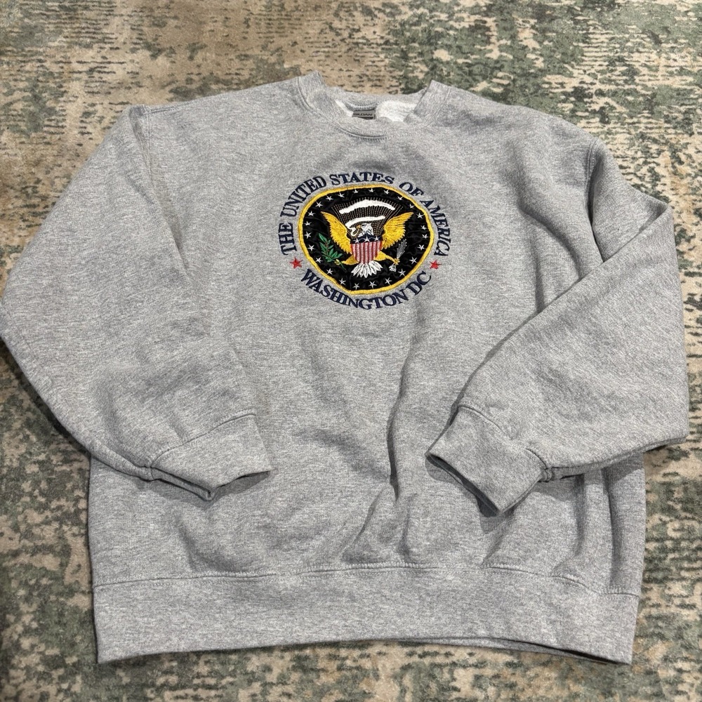 USA Washington DC Embroidered Sweatshirt Golden Medium Gray